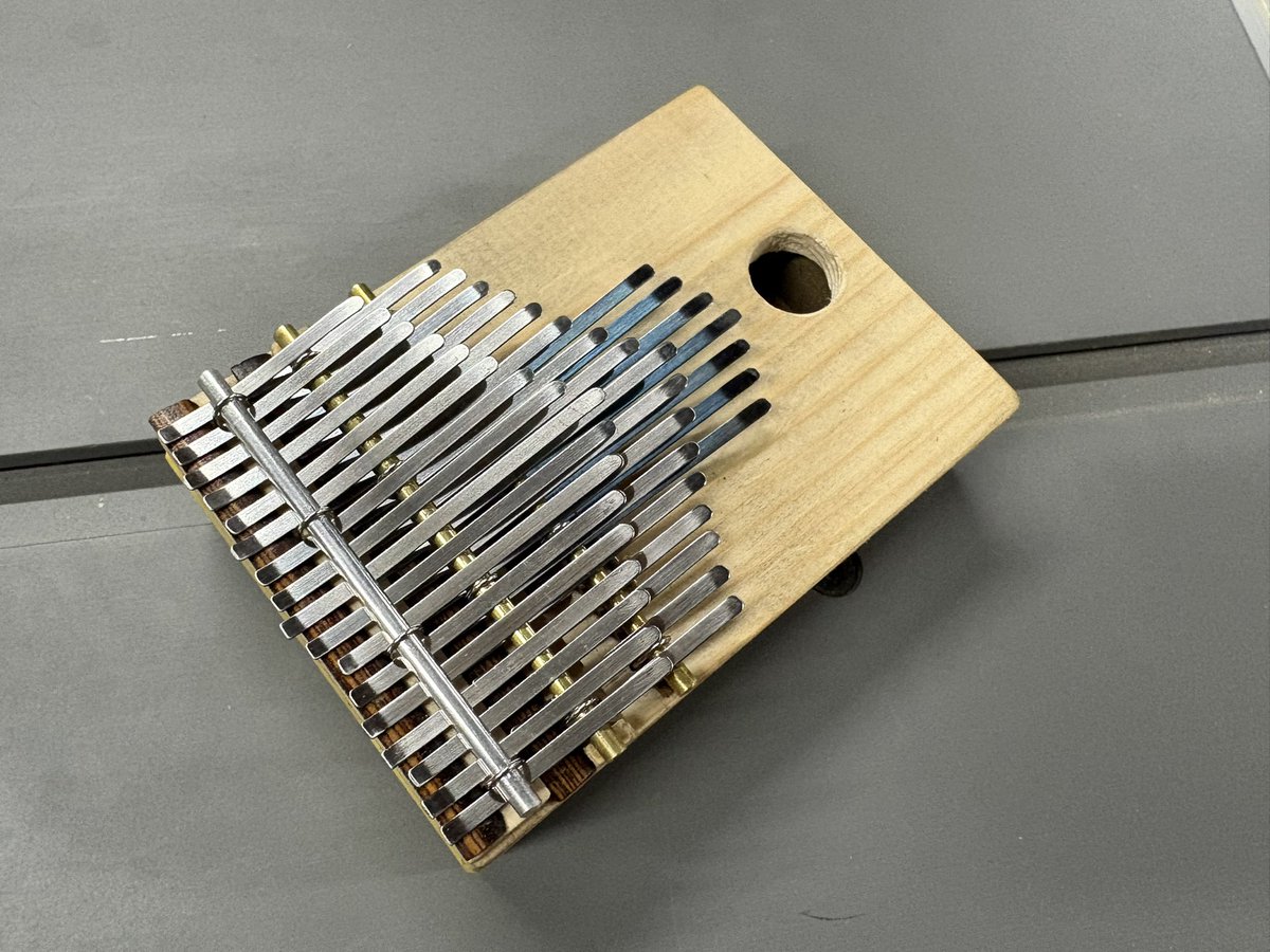 41キークロマチックの試作2号機が完成。 各段のキー配列が前後方向に