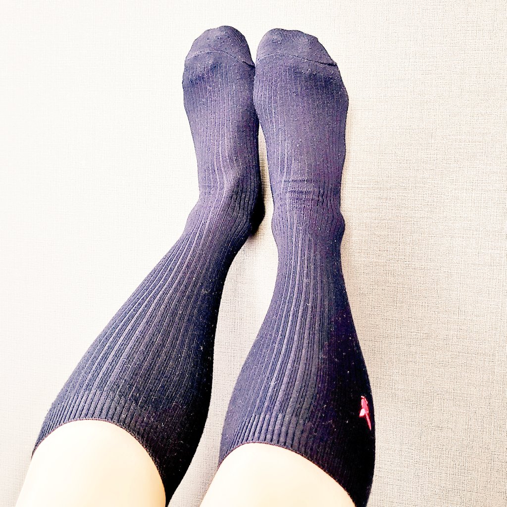 HARUKA1460264's tweet photo. 今日はプレイボーイのハイソックスでした

欲しい方いらっしゃればDMください

#ハイソックス #紺ソ #パンスト #ストッキング #脚フェチ #足フェチ #売ります https://t.co/77FT6t61nz