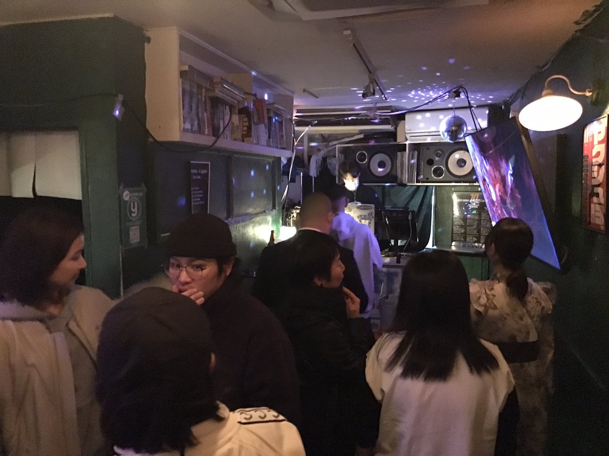 金曜の夜、段々盛り上がってきました。
#rebellionlight