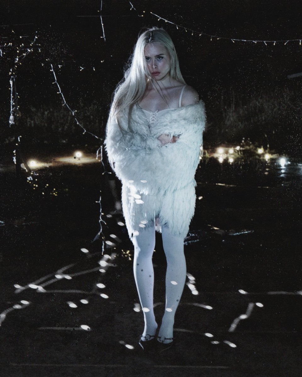 O2RitzManc's tweet image. ⭐️ NEW MUSIC FRIDAY ⭐️
The new @erinlecount EP 'PAREIDOLIA' is out today 🤍

She heads to #O2RitzManchester on Tue 12 May.

Don't miss out 👉 amg-venues.com/Q6cY50YmyJK
#NewMusicFriday #ErinLeCount