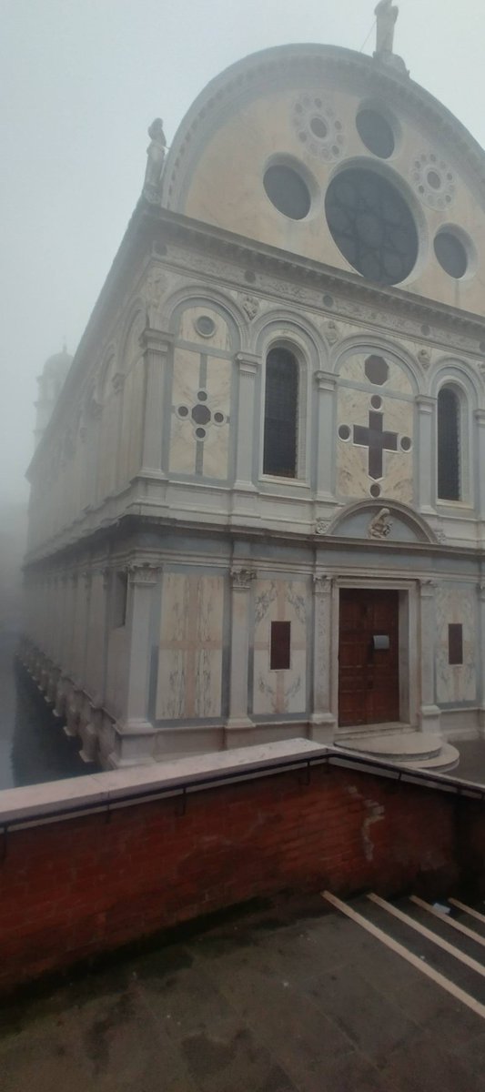 MarcoBorghi_Ve's tweet photo. Un gioiello nella nebbia o meglio:nel #caigo
Santa Maria dei Miracoli https://t.co/KGhO7aotZm
