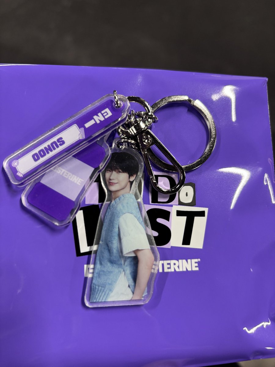 the keychain OMG 😣💜