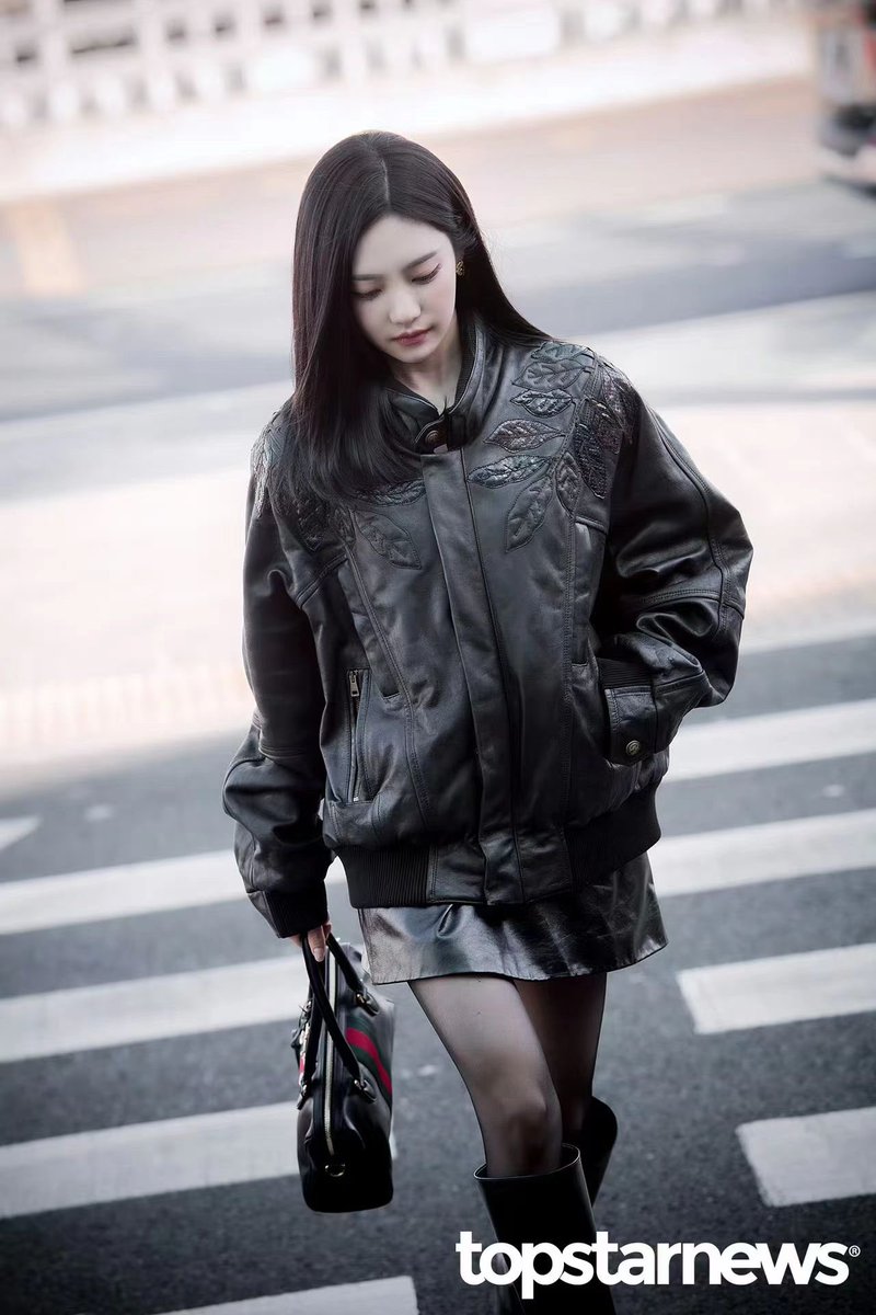 CcRemi_'s tweet photo. She’s serving looks! NINGNING owns the runway in Gucci.

NINGNING AT GUCCI FW26
#NINGNINGxGucciFW26 https://t.co/456YFJ1Qzu