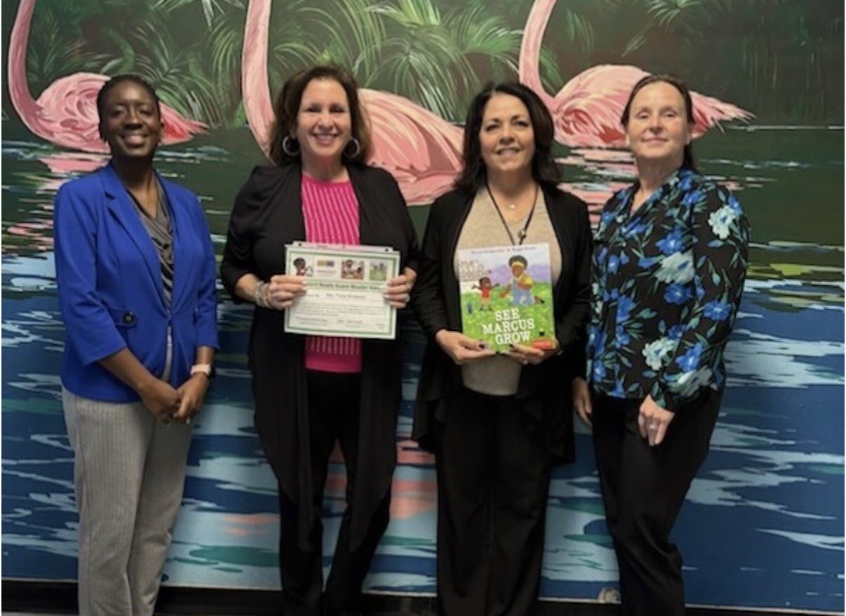 browardk12teach's tweet photo. So fun to #readfortherecord @Flamingo_ES π¦©π https://t.co/sHhfMAKe5A
