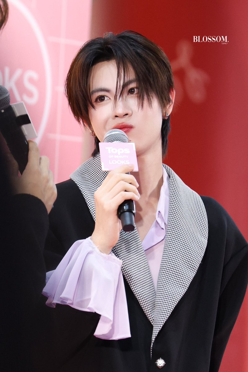 20260227
🤏🏻
TOPS HAIR IT X TLEFIRSTONE
#HairitxTleFirstone 

#FirstOne 

#lingsrecord 🌷