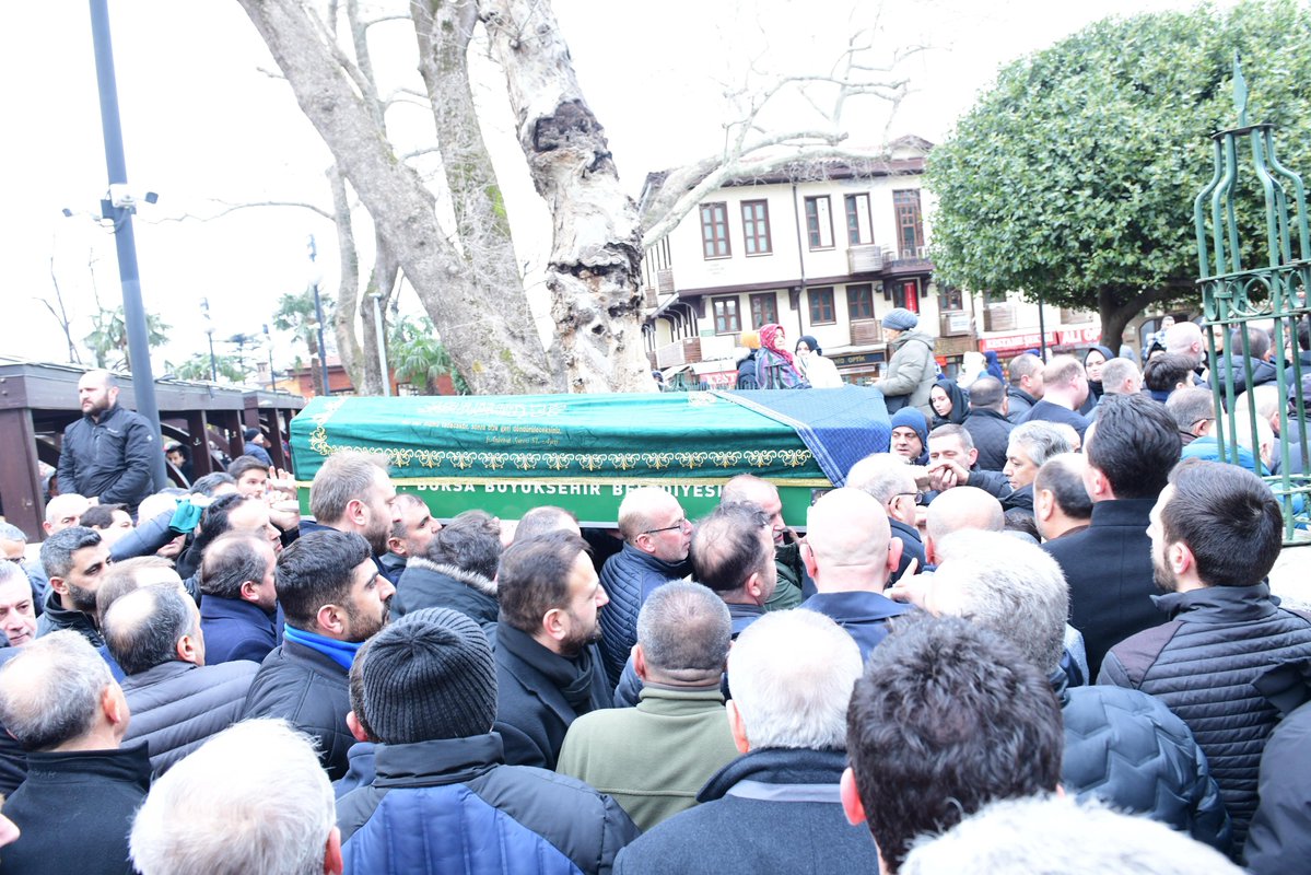 Bursa Milletvekilimiz Sayın Refik Özen’in muhterem annesinin cenaze törenine katıldık.

Merhumeye Allah’tan rahmet, başta Sayın Milletvekilimiz olmak üzere ailesine ve yakınlarına başsağlığı diliyorum.