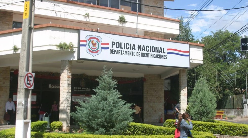 PARA LOS DISTRAÍDOS:

El Departamento de Identificaciones no abrirá este sábado 28 de febrero, debido a una actualización del sistema.

Bye