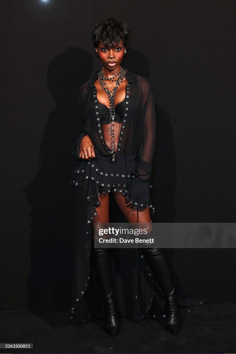 OH MY GOSH THEY WENT FULL BLOWN ALT