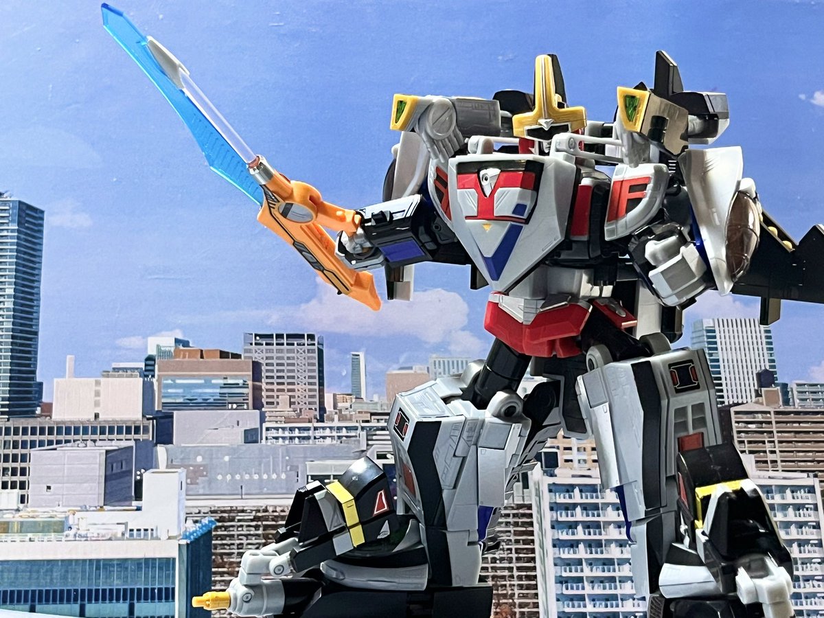 esdD9jiQwXvx9Zq's tweet image. #SMP
デルタフォーメーション！
タイムロボシャドウアルファ！
タイムロボαとタイムシャドウがスーパー合体した姿
βに比べると小さく見えますが、ロボ同士のフィット感はこちらの方が上ですね
ポーズを取らせやすいのもありがたいです