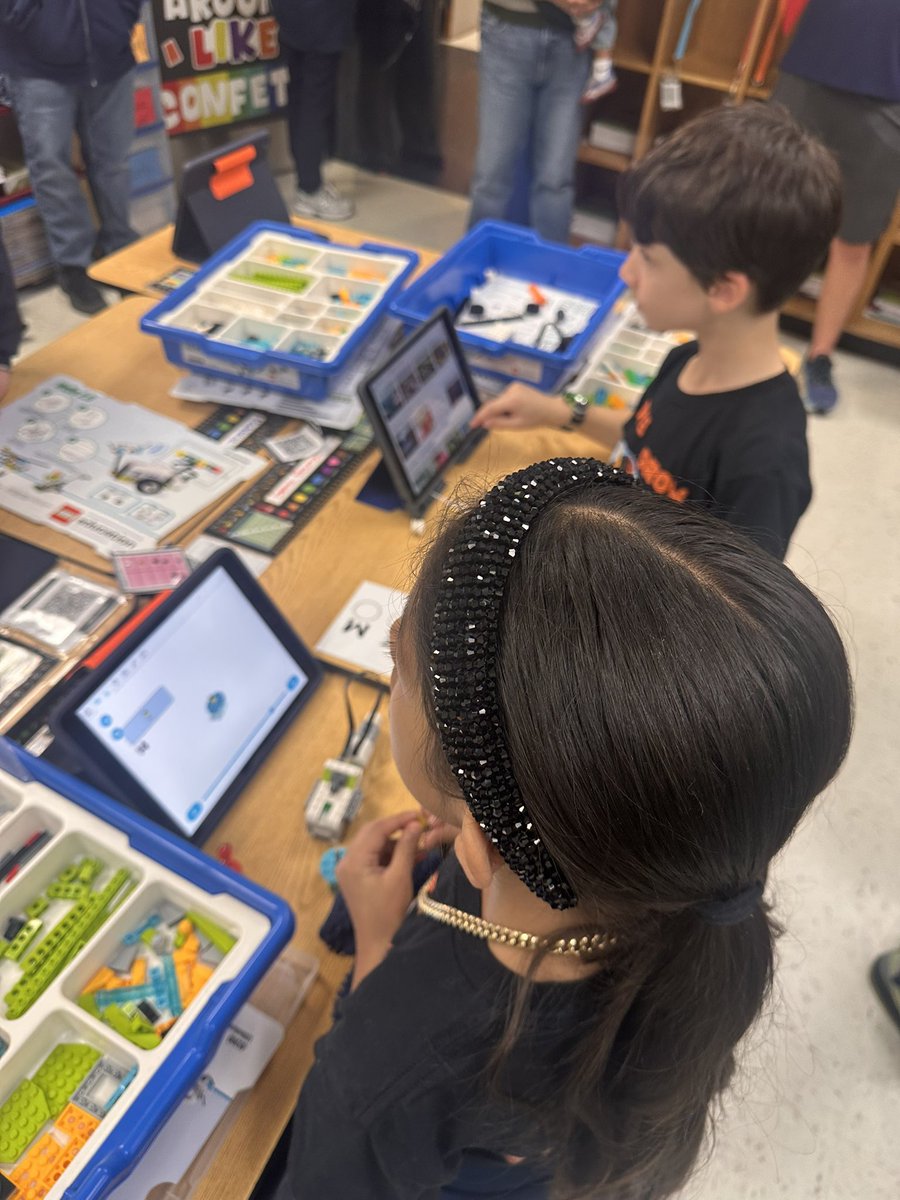 Rosemont Primary - Chris V. Semos Campus tweet media