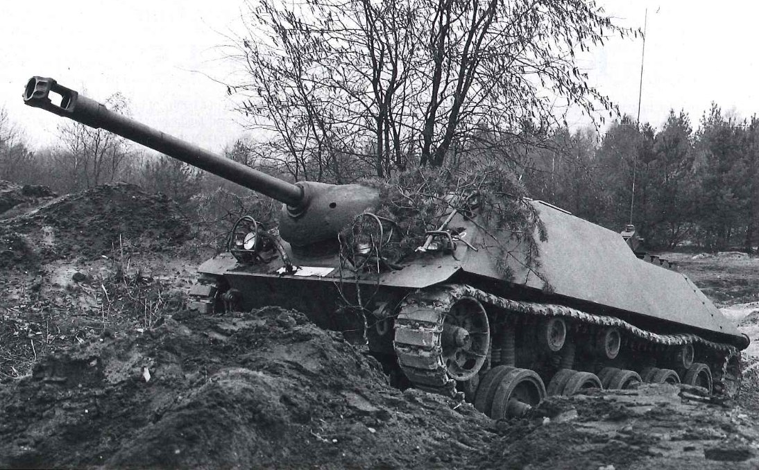 In today's #FlashbackFriday we take a look at the Kanonenjagdpanzer 1-3, a Cold War West German tank destroyer which perhaps took too much inspiration from tank destroyers and assault guns of old...

tanks-encyclopedia.com/kanonenjagdpan…
