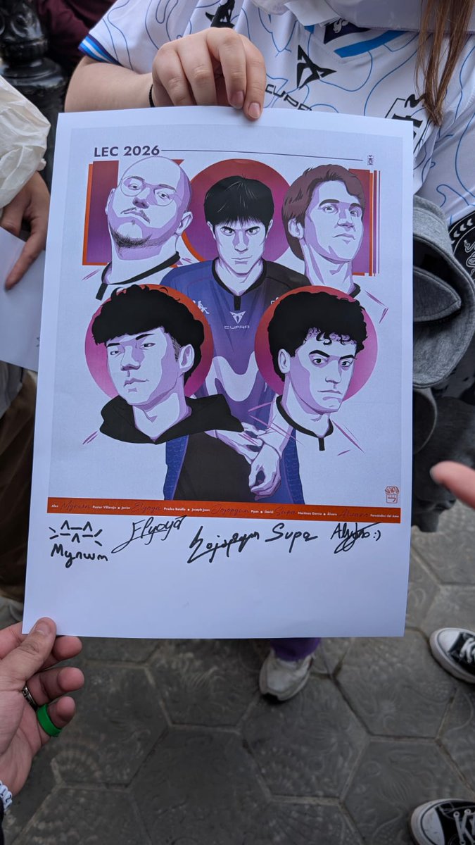 El Templo del Fénix tweet media