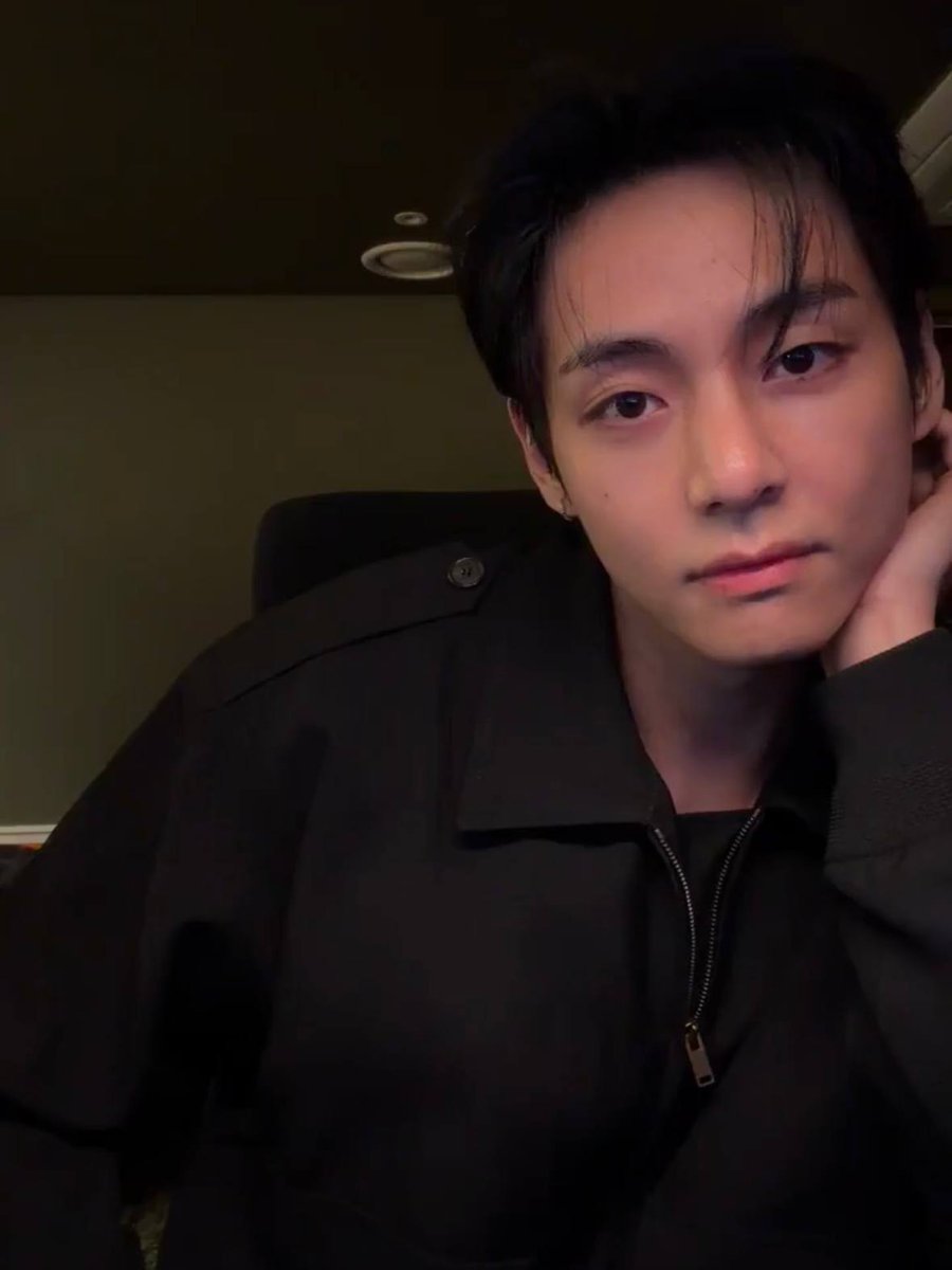 𝐓𝐮𝐚𝐧 Raditya Askha ᵛⁿˣ (@kmtaehyung_95) on Twitter photo 