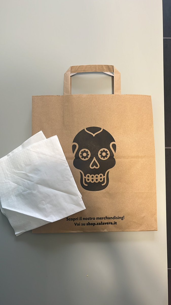 €2,50 di “coperto” …. Per un take away!
#calavera #restaurant