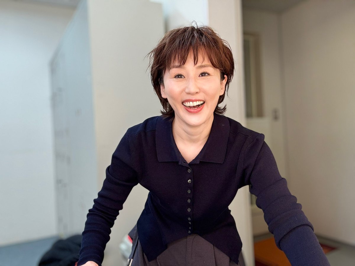 周りの方に、髪型を褒めていただいた✨😚🙌

仕事終わりに自撮り。
あ💦　衣装から私服に着替えているうちに
ちょっとだけ、ボサっとなったか。

プロの方にセットしてもらったのになぁ。

普段、髪をカットしてくださっているのは
#根本将平  さん
#PALK

寝起きの私なんて、