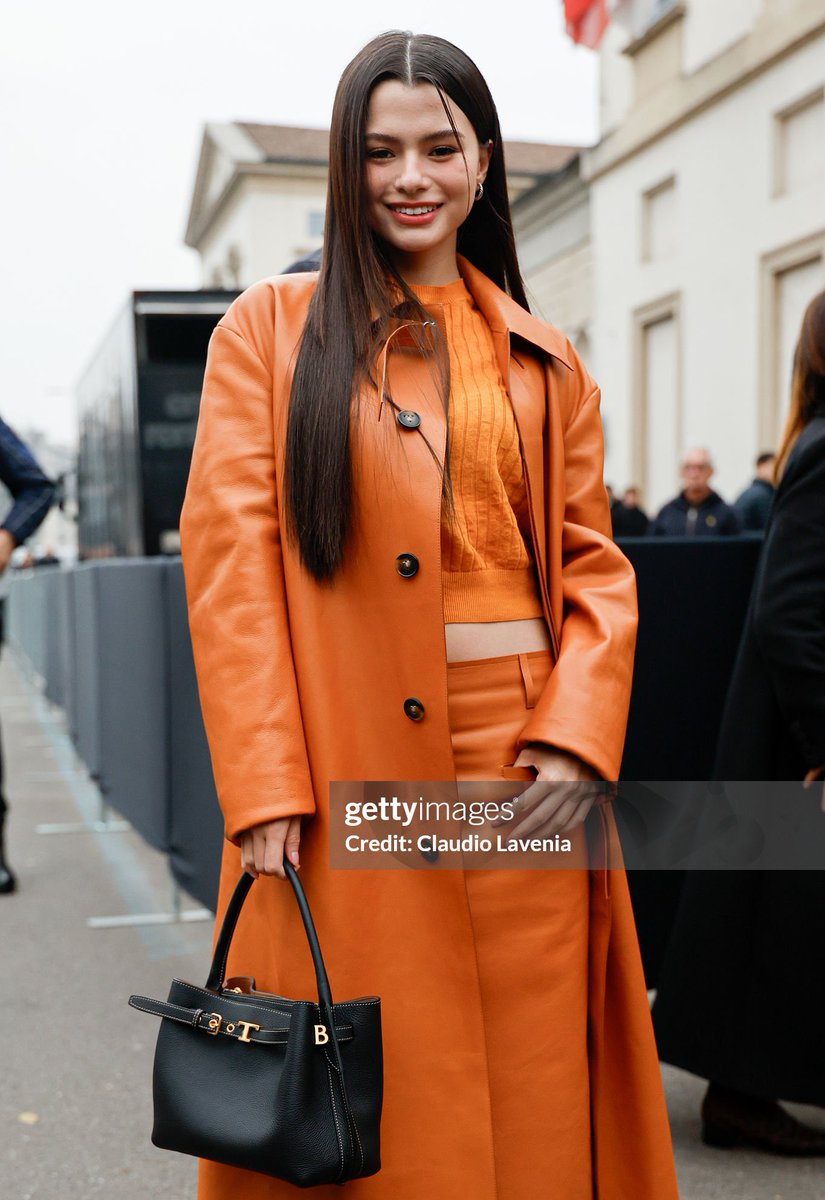 She is unreal 🧡 REBECCA AT MFW WITH TODS #BeckyxTodsFW26 #MFW26xBecky