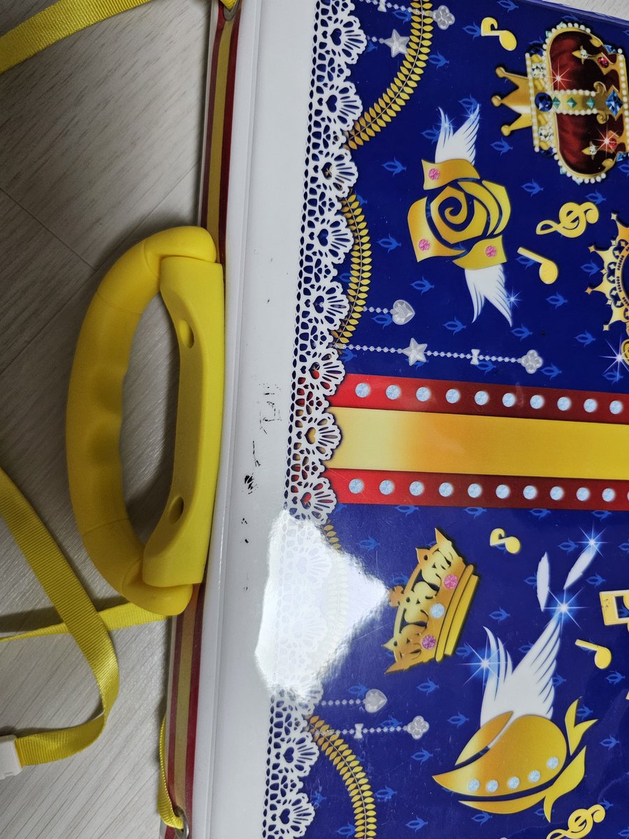 game_bip's tweet photo. 3.브릴리언트프린스 컨셉 티켓보관함?
뒷면 오염 있음. 티켓 들어있는데 같이 드림 https://t.co/eeDSgxS7NX