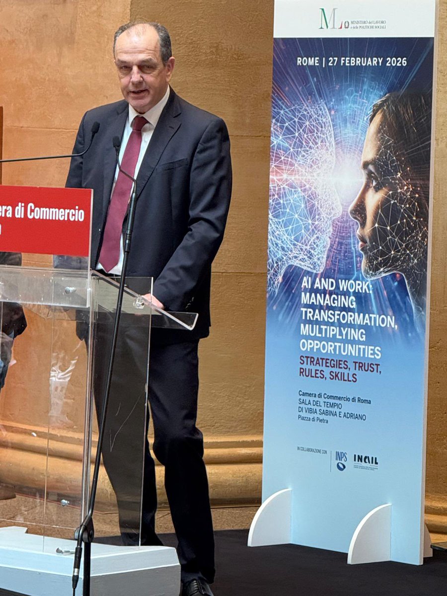 GermaniaItalia's tweet image. Dibattito su un tema importantissimo oggi alla @camcomroma organizzato dal @MinLavoro: "IA e mondo del lavoro: governare la trasformazione, moltiplicare le opportunità” per comprendere e riflettere sulle transizioni in atto. Presente anche il Segretario di Stato Michael Schäfer