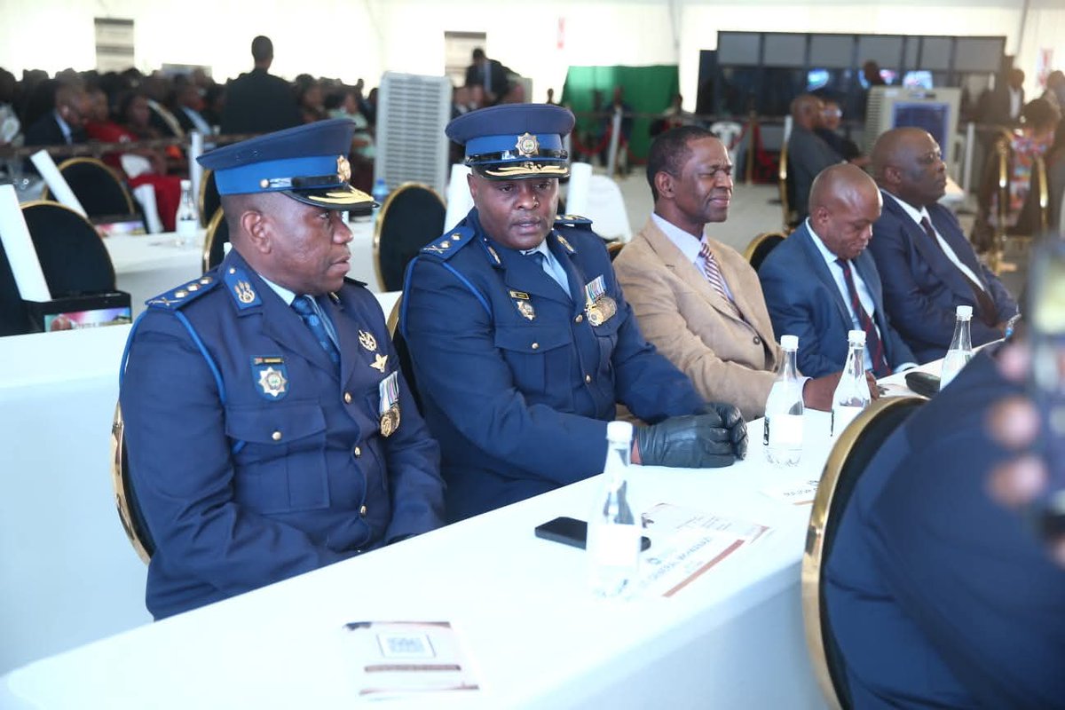 🗓️DAY 2 OF #KZNSOPA2026

Gen Mkhwanazi on red carpet at Day 2 of #KZNSOPA2026 as leaders, dignitaries and stakeholders arrive in anticipation of a defining address.

📸: EDTEA KZN

#KZNSOPA2026 
#InspiringNewHope #GagasiFM #TheSoundOfKZN