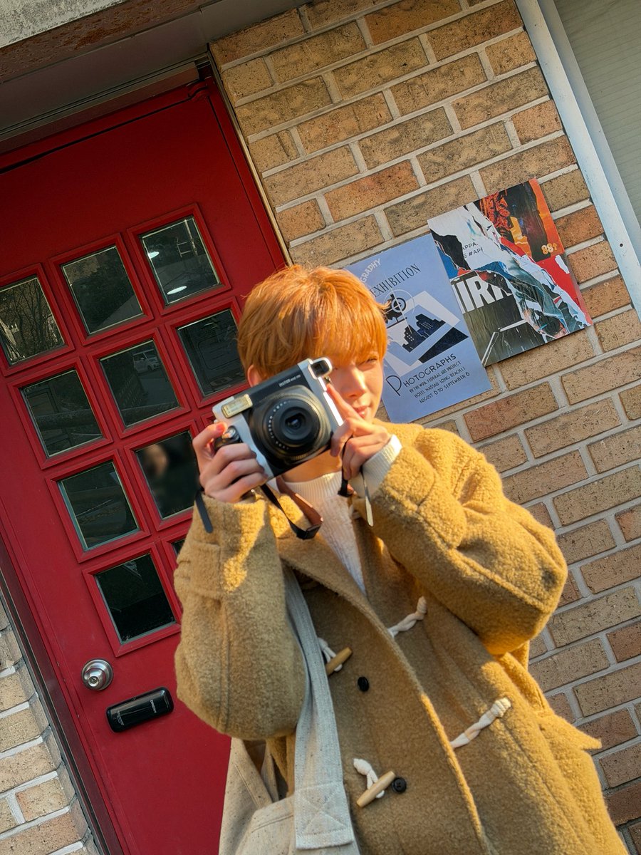 it was really cold and even snowed on the filming day, but while filming, thinking about 42s made me not feel cold at all!