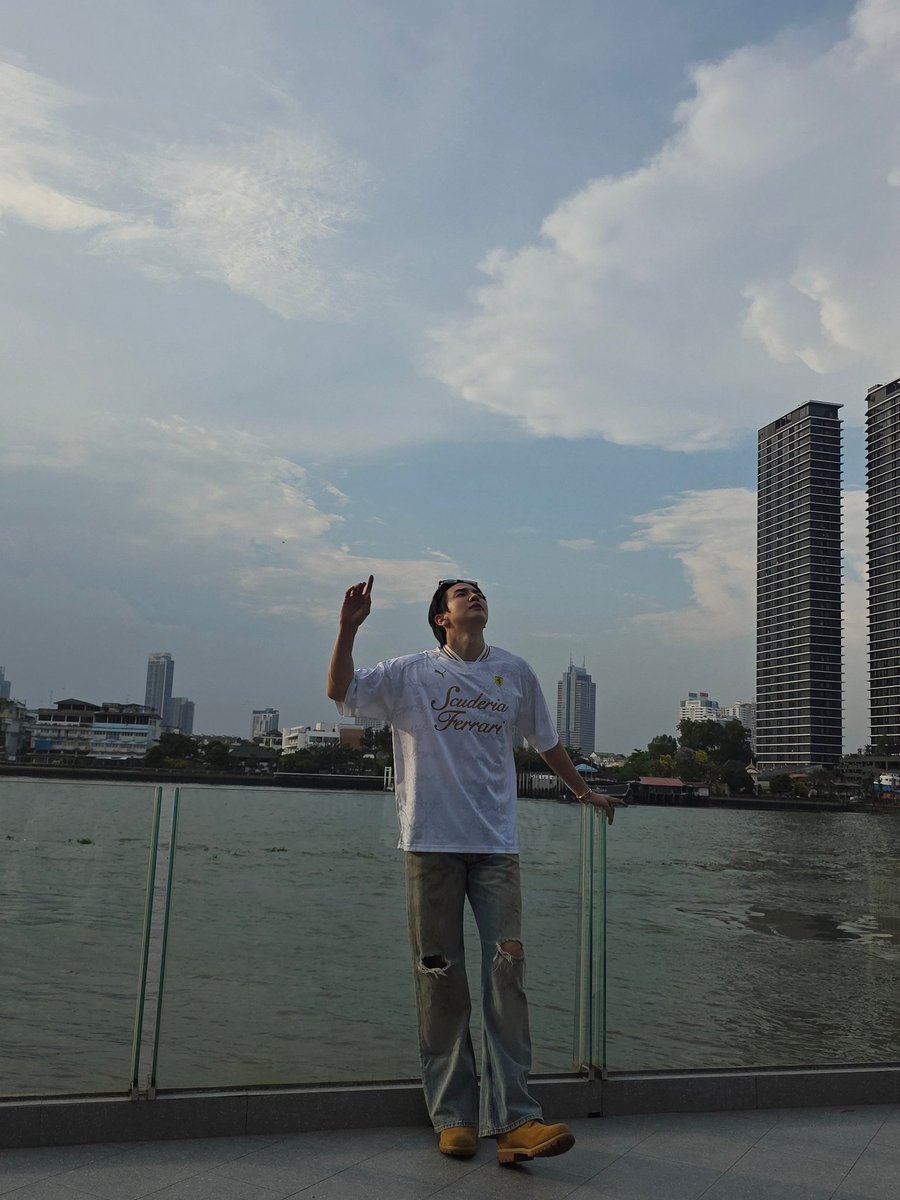 maxky_rp's tweet photo. Less noise, more presence. #maxky_rp https://t.co/mCve01vDYs