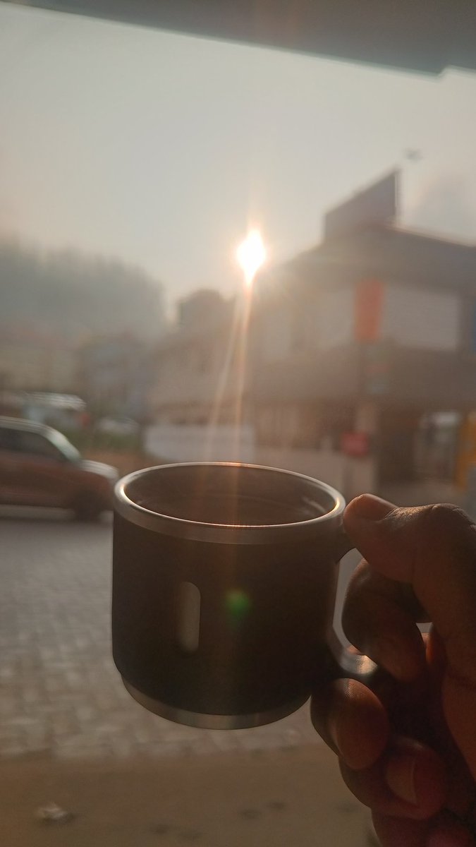 Vino_Ooty's tweet image. Evening makkale ...
Suda suda ஆவி பறக்க ஒரு தேநீர் பருகுவோம் ...🫰🫰🫰
.
.
.
#nilgiris #susnset #teatime