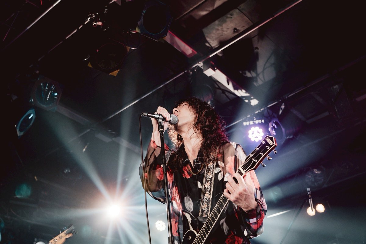 ASADLION_japan's tweet photo. 【LIVE PHOTO📸】
昨夜はESPの卒業制作に出演させていただきました！
大切な日を任せてくれてありがとう🔥

2026.2.26
ESPエンタテインメント東京

1.ガムシャラ
2.会いたい
3.此の場所
4.幸せの在処
https://t.co/tGJNH4VIpmが終わる夜に
6.美しい日
7.こころ
8.愛してんぜ

Photo by @su_su_yls https://t.co/4ZZQlmmItE