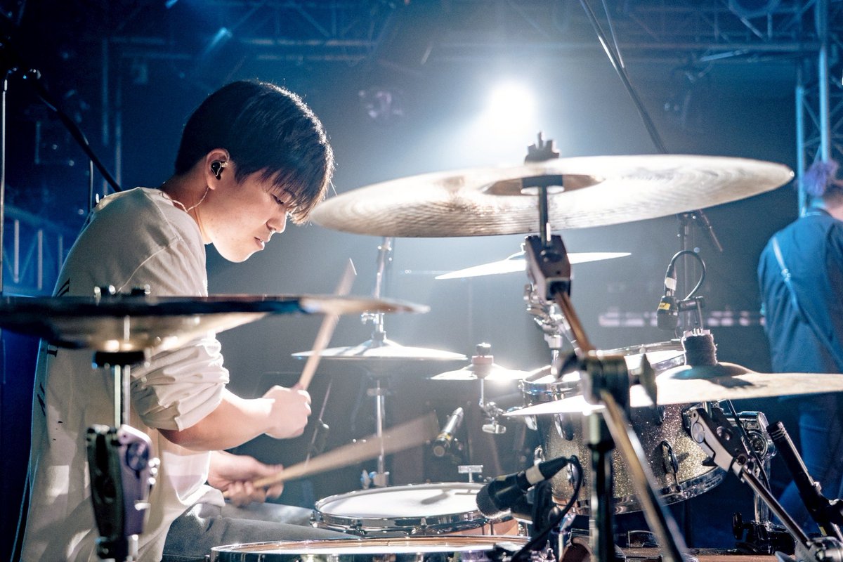 ASADLION_japan's tweet photo. 【LIVE PHOTO📸】
昨夜はESPの卒業制作に出演させていただきました！
大切な日を任せてくれてありがとう🔥

2026.2.26
ESPエンタテインメント東京

1.ガムシャラ
2.会いたい
3.此の場所
4.幸せの在処
https://t.co/tGJNH4VIpmが終わる夜に
6.美しい日
7.こころ
8.愛してんぜ

Photo by @su_su_yls https://t.co/4ZZQlmmItE