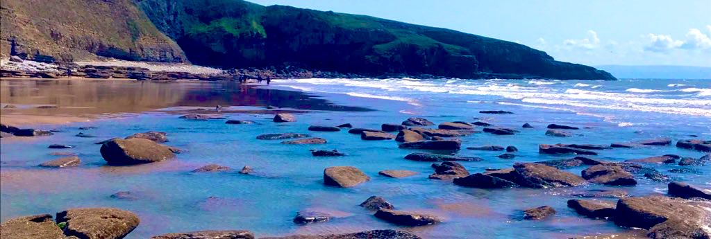 fat girl walking tweet media