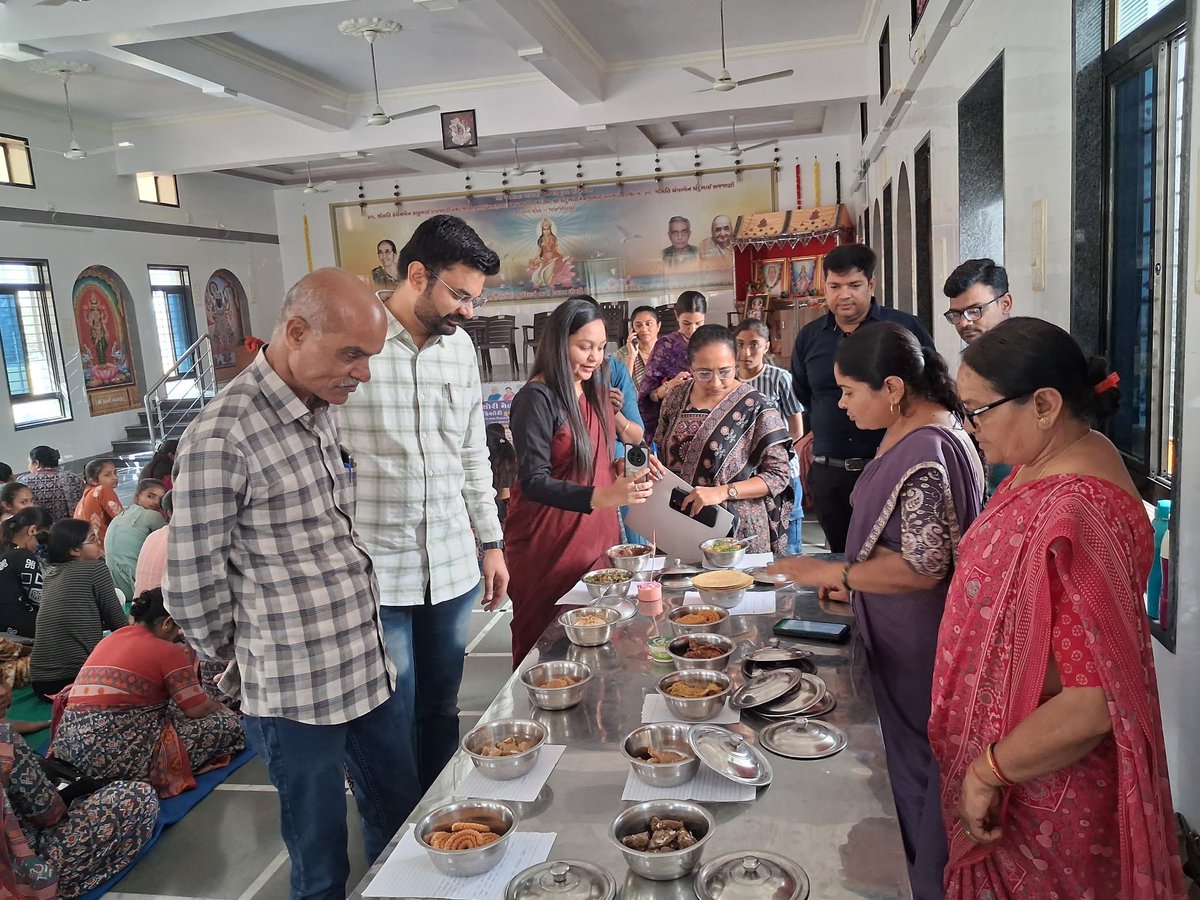 ICDSJamnagar's tweet photo. પૂર્ણા યોજના અંતર્ગત કિશોરી મેળાનું આયોજન આઇસીડીએસ જિ.પં.જામનગર દ્વારા આયોજિત જામજોધપુર તાલુકા ખાતે કિશોરીઓ માટે માર્ગદર્શન સેમિનાર, hb તપાસ, વાનગી સ્પર્ધા,hb અપગ્રેડ થયેલ, શાળા પુનઃ પ્રવેશ પામેલ કિશોરીને પ્રોત્સાહિત કરવામાં આવેલ. https://t.co/K3egz10COr