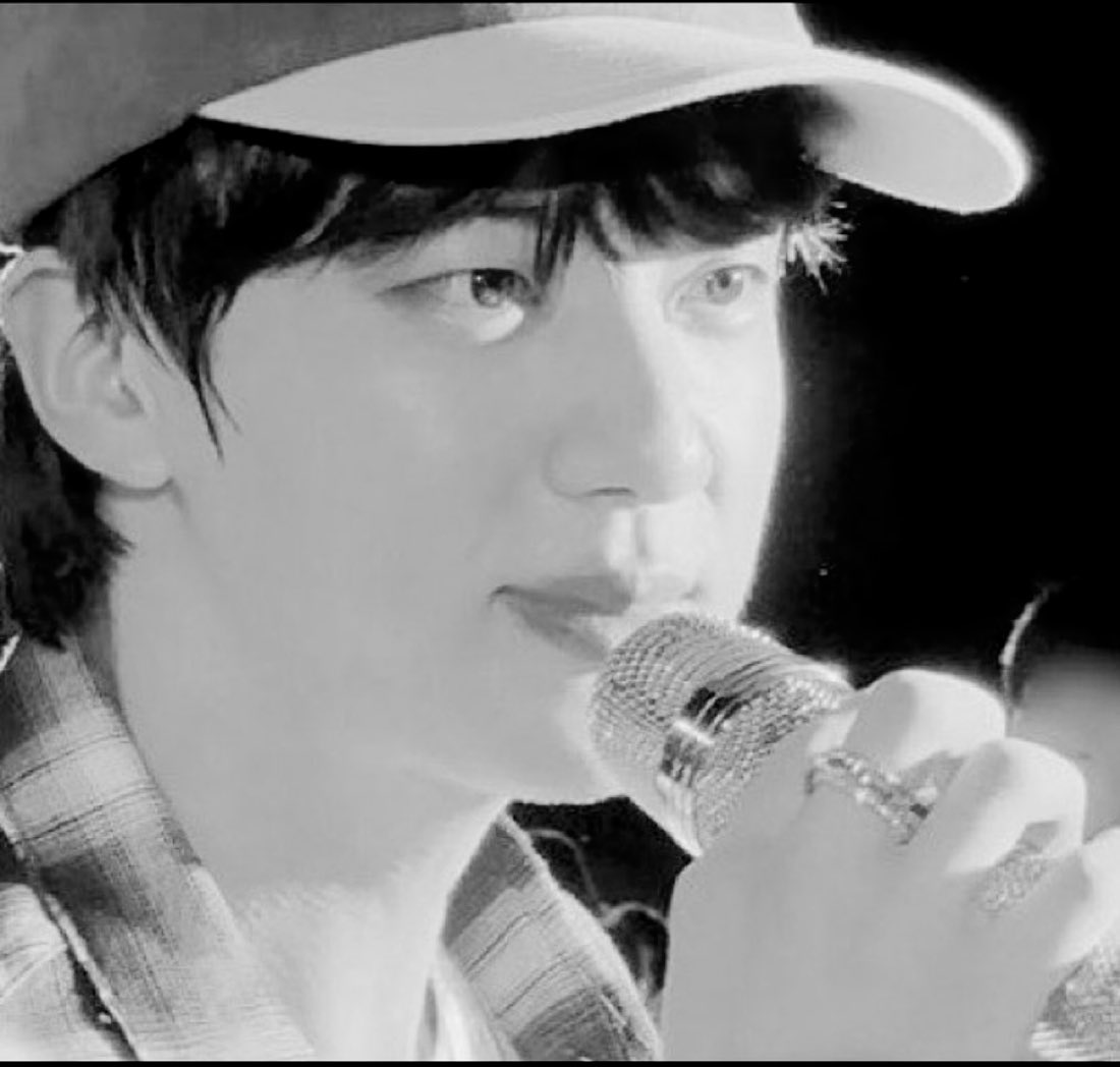 seokjin.bw ⁷ 🐹👨‍🚀ECHO ERA (@btsjin_bw) on Twitter photo 