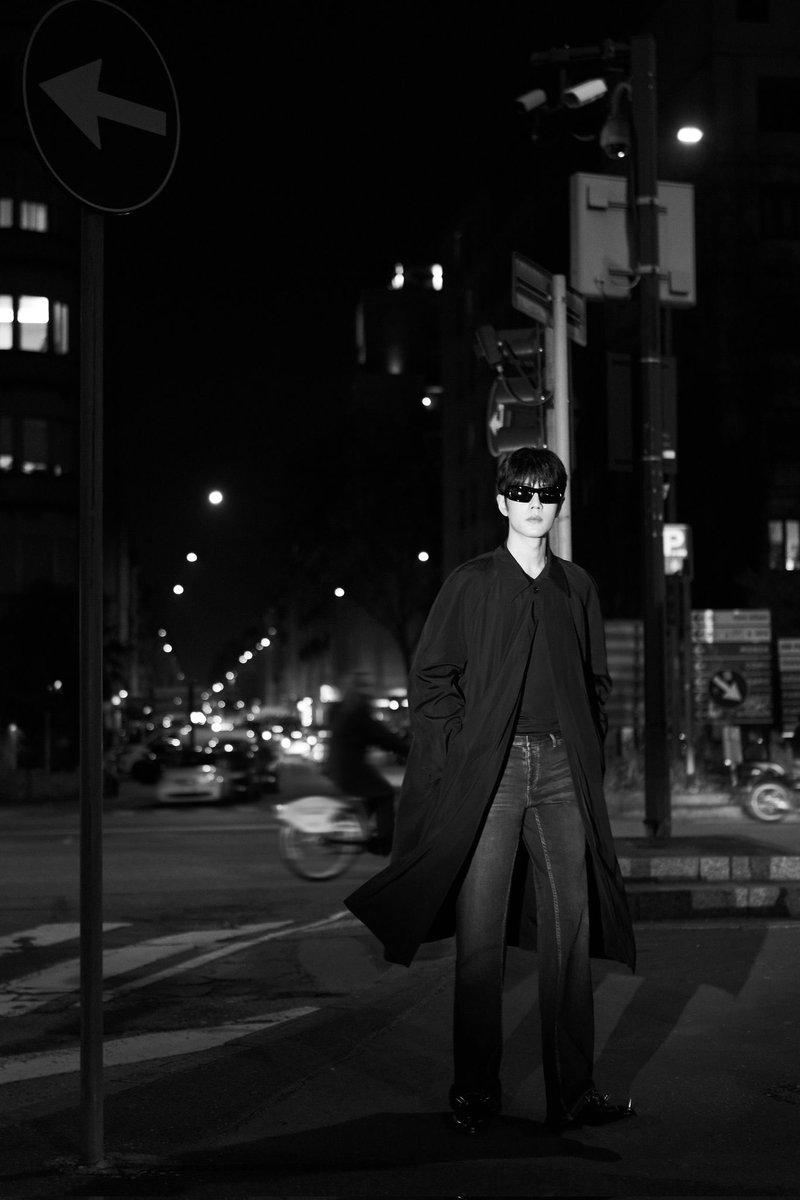 xztrendsetter's tweet photo. Black dress energy. He is going to steal every heart in Milan 

XIAO ZHAN GUCCI SPRING

#XiaoZhanxGucciTrend26
#MFW26KingXiaoZhan https://t.co/kagizhwipR