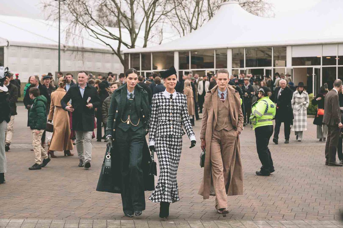 TheGreenRoomEx's tweet photo. From the roar of Opening Day 🏇
To the elegance of Ladies Day 👯‍♀️
The celebration of St Patrick’s Thursday 🍀
And the prestige of Gold Cup Day 🏆

Cheltenham week is calling… and it’s going to be another unforgettable week!

#TheGreenRoom #CheltenhamFestival #Cheltenham https://t.co/MZh0n6pl3k