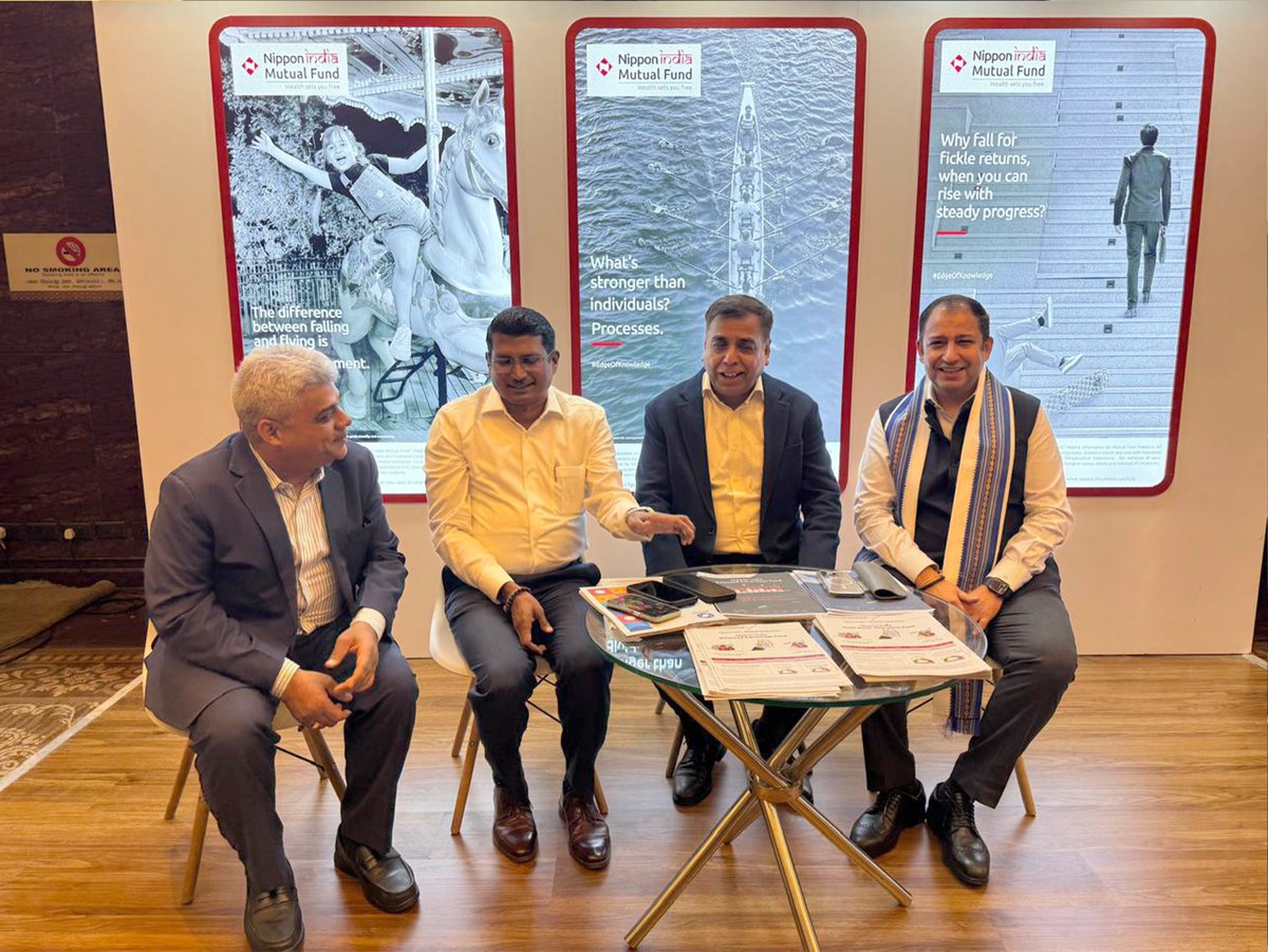 NipponIndiaMF's tweet photo. Mr. Manoj Kumar, Executive Director at the Securities and Exchange Board of India (SEBI), visited the Nippon India Mutual Fund stall at #MFDGalaxy.
We showcased our Risk Management Framework, anchored on three pillars - robust processes, disciplined risk management, and focus on long-term returns.
@sundeepsikka, Manoj Kumar, Saugata Chatterjee,
@KaiyomurzDaver, Anamika Mattey