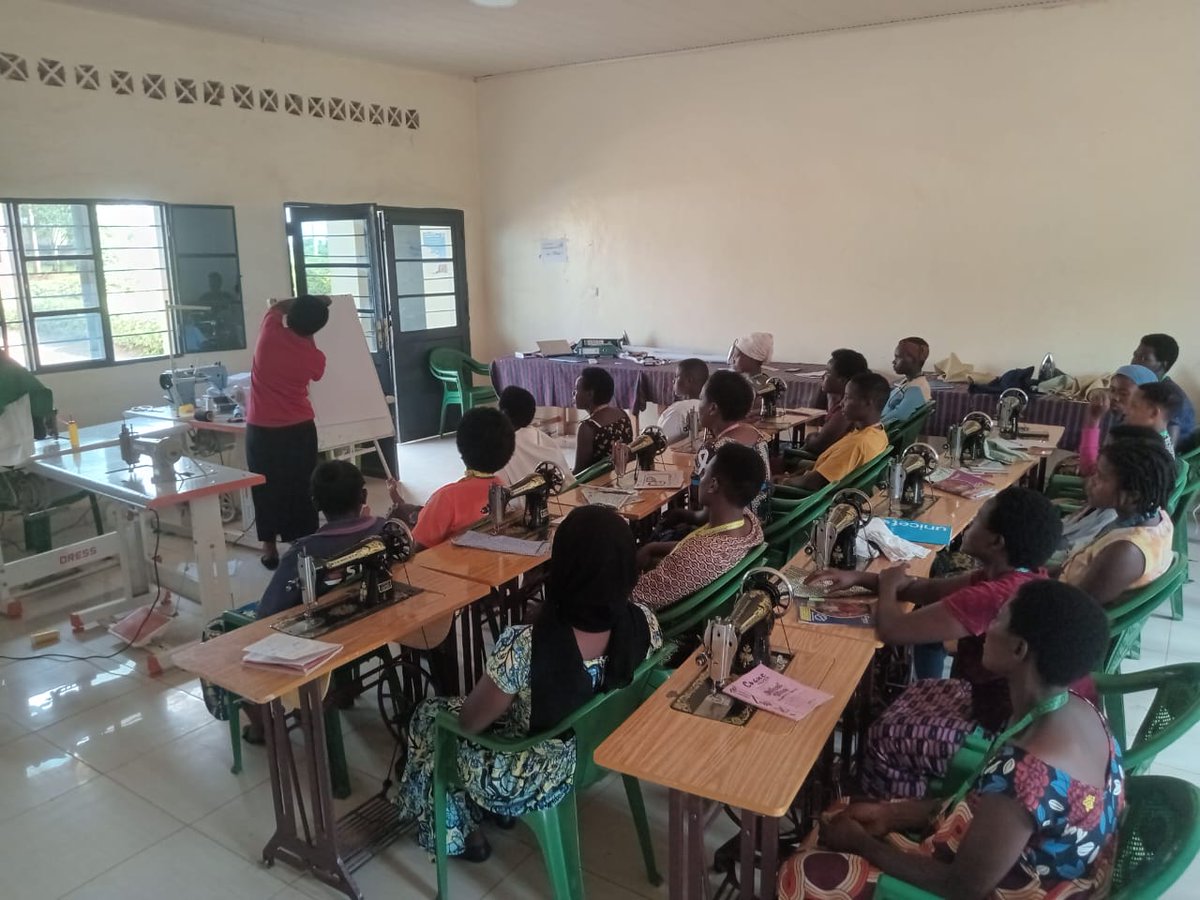 CaritasRwanda's tweet photo. From January 2026, @CaritasRwanda began implementing Livelihoods & Adult Education activities at #ETMGashora under the #PATHSProject. Through this initiative, 159 evacuees from #Libya & 95 members of the host community are receiving vocational & skills-based training. Detais:๐ https://t.co/iz4Tem7uM0