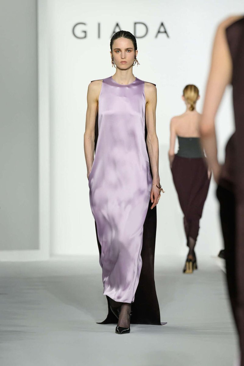 kendam_com's tweet image. Giada Fall Winter 2026-2027 collection fashion show presented at Milano Fashion Week FW26 (February 26, 2026) kendam.com/news/fashion-s…

--

#Giada #FW26 #AW26 #Runway #Milano #FashionWeek #MFW #Italy #Kendam