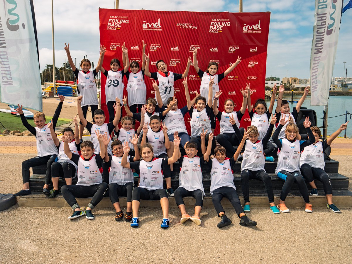 Cadiz_es's tweet photo. 🌊 La capital española del foiling seguirá en #Cádiz tres años más

😃Foiling Base Cádiz se renueva hasta final del año 2028

El Instituto Municipal del Deporte del Ayuntamiento de Cádiz y Los Gallos Spain SailGP Team suscriben la  renovación por lo que la base internacional de formación de vela en su modalidad foiling seguirá desarrollando su actividad en las instalaciones del Centro Náutico Elcano, donde ha ido aumentando su acción y alcance desde sus inicios en 2023