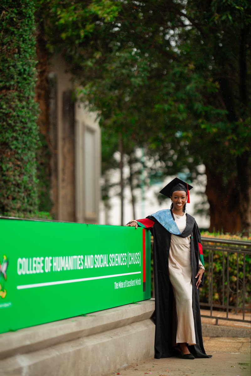 Xhamie7's tweet photo. Ms.Bookworm graduates🥳😭❤️📚Makerere has been home for four years, now it’s time to fly out of the nest ✅ Thanks to God and great friends ��
Toast to new chapters🥂
#MsBookworm #BJCO21U
#CommsGuru #Mak76thGrad #GraduationVibes #MakerereUniversity https://t.co/eCLc5zc0ZQ
