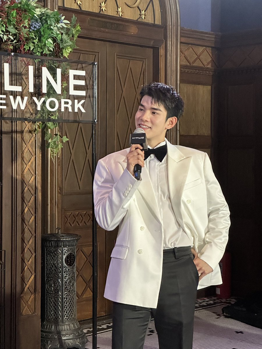 ถ้าได้เล่นเกมแต่งประโยคบอกรักโฟร์ท อยากได้คำว่าอะไรรร

FOURTH BABYMATTE EVENT
#MNYPromNightXFourth
