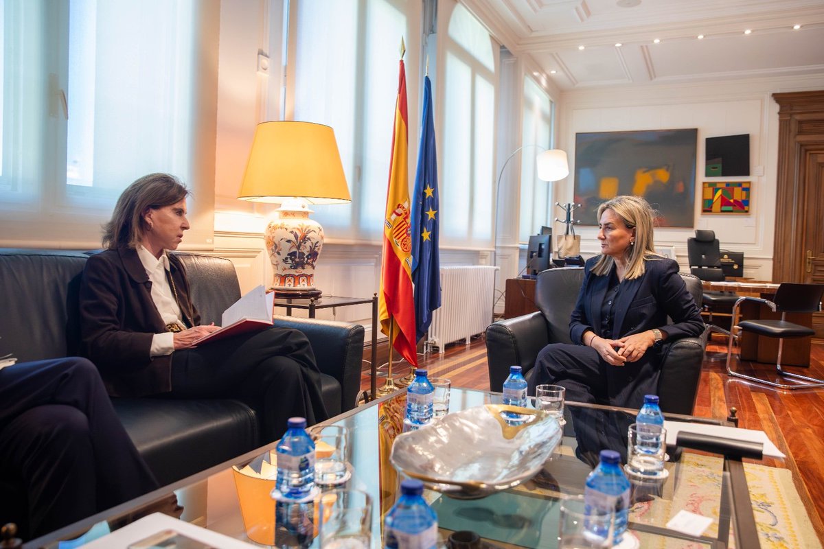 Hoy me he reunido con la embajadora de Francia en España, <a href="/kareen_rispal/">Kareen Rispal</a>, para reforzar nuestra cooperación educativa.

Hemos abordado proyectos como el Bachibac y la colaboración entre centros españoles y franceses.

Por una educación más fuerte y conectada entre nuestros países