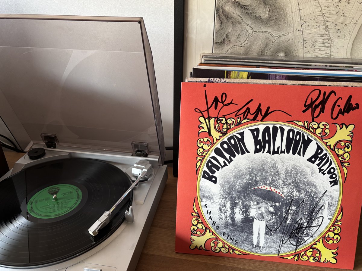 Txarapea's tweet photo. Comment ne pas s’enflammer pour l’album de Sharp Pins? « Balloon Balloon Balloon » (2025) sonne comme un bootleg des Byrds ou des Electric Prunes; c’est vraiment magnifique. https://t.co/6J9w0KFQs4