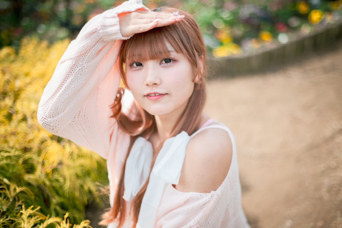 model: @kind_girl_2393 #oldlens #portrait Nikon Z5 Carl Zeiss