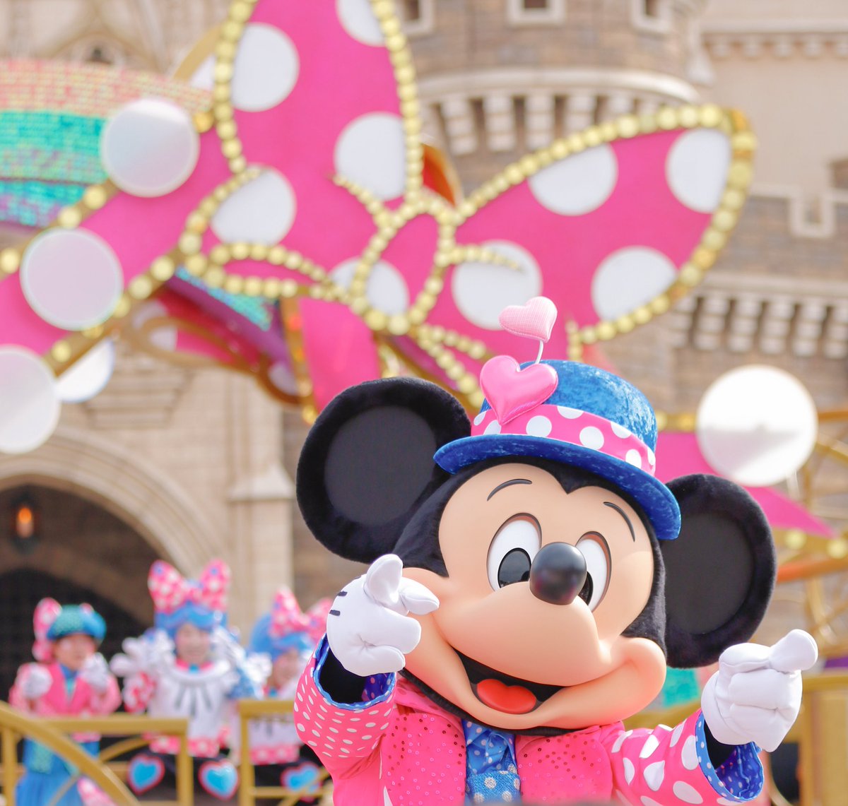 mini_xoxo___'s tweet photo. ミニファンってミニオタが得をする𝒍𝒐𝒗𝒆𝒍𝒚な世界だと思ってたけど多分この男が1番得してるナ👈🏻
(構図変なのは自覚してる) https://t.co/qxHnJ0MO5v
