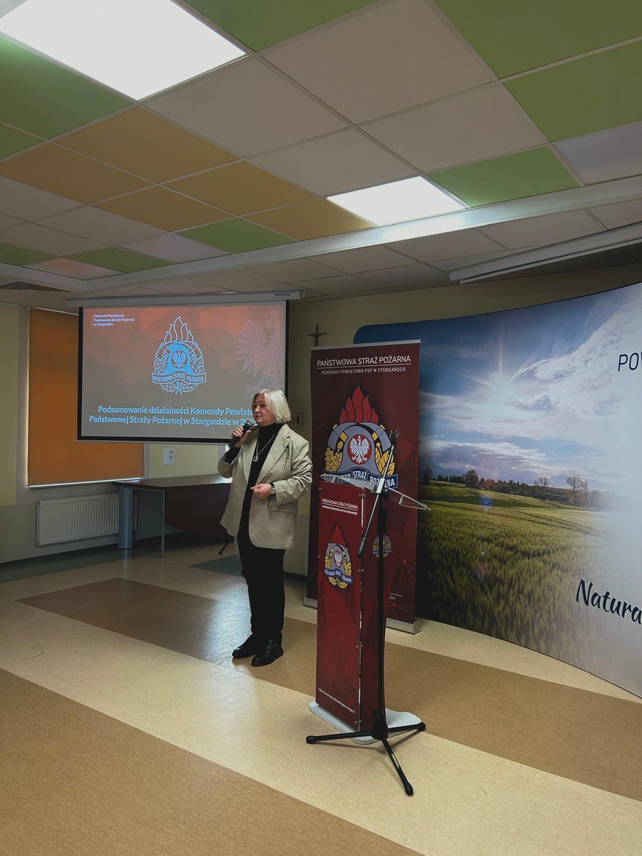 KPStargard's tweet photo. 27 lutego 2026 roku w sali sesyjnej Starostwa Powiatowego w Stargardzie odbyła się zbiórka w związku z podsumowaniem działalności Komendy Powiatowej Państwowej Straży Pożarnej w Stargardzie za rok 2025. https://t.co/muxYmk59yV