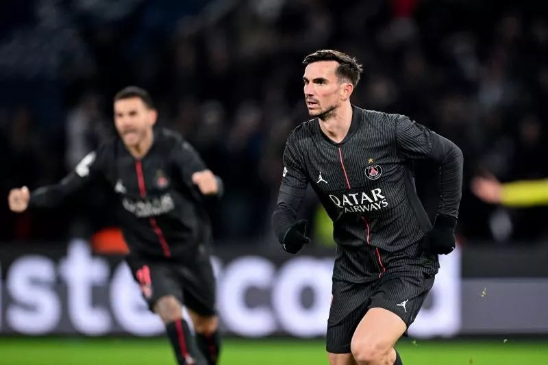 Media Parisien tweet media