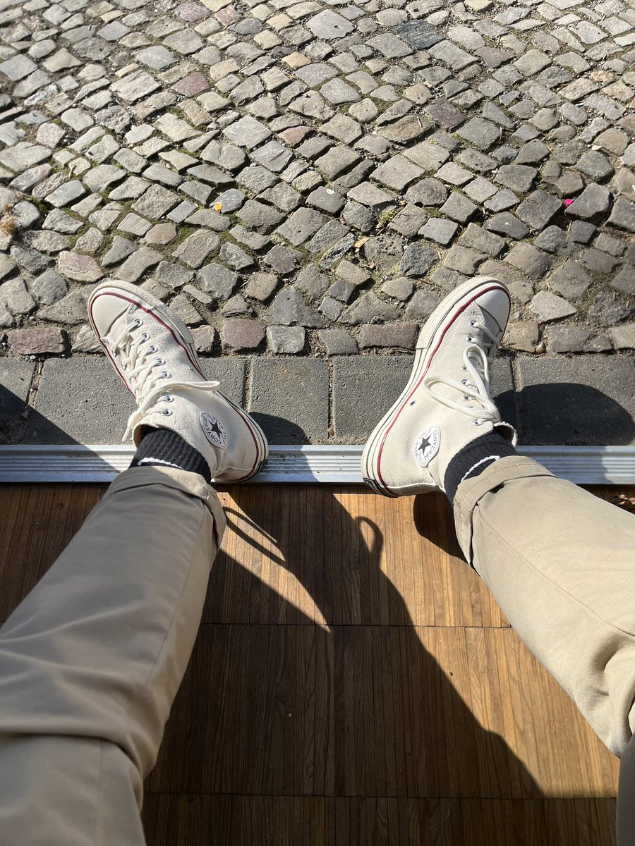 berlinsockboy's tweet photo. Getting sweaty in These black socks and high too converse https://t.co/GJYUTMJZdv