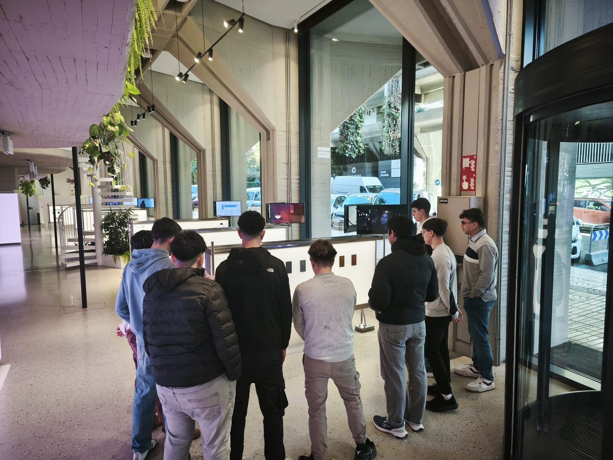 andel_fp's tweet photo. Los alumnos de 2º GM de Instalaciones de Telecomunicaciones visitaron SIMON – La Casa de la Luz para conocer soluciones innovadoras del sector.

Gracias a Cristina Daimiel y al equipo de formación por su acogida.

Formación conectada con la realidad profesional.

#FPAndel https://t.co/XdRvf6LLEn