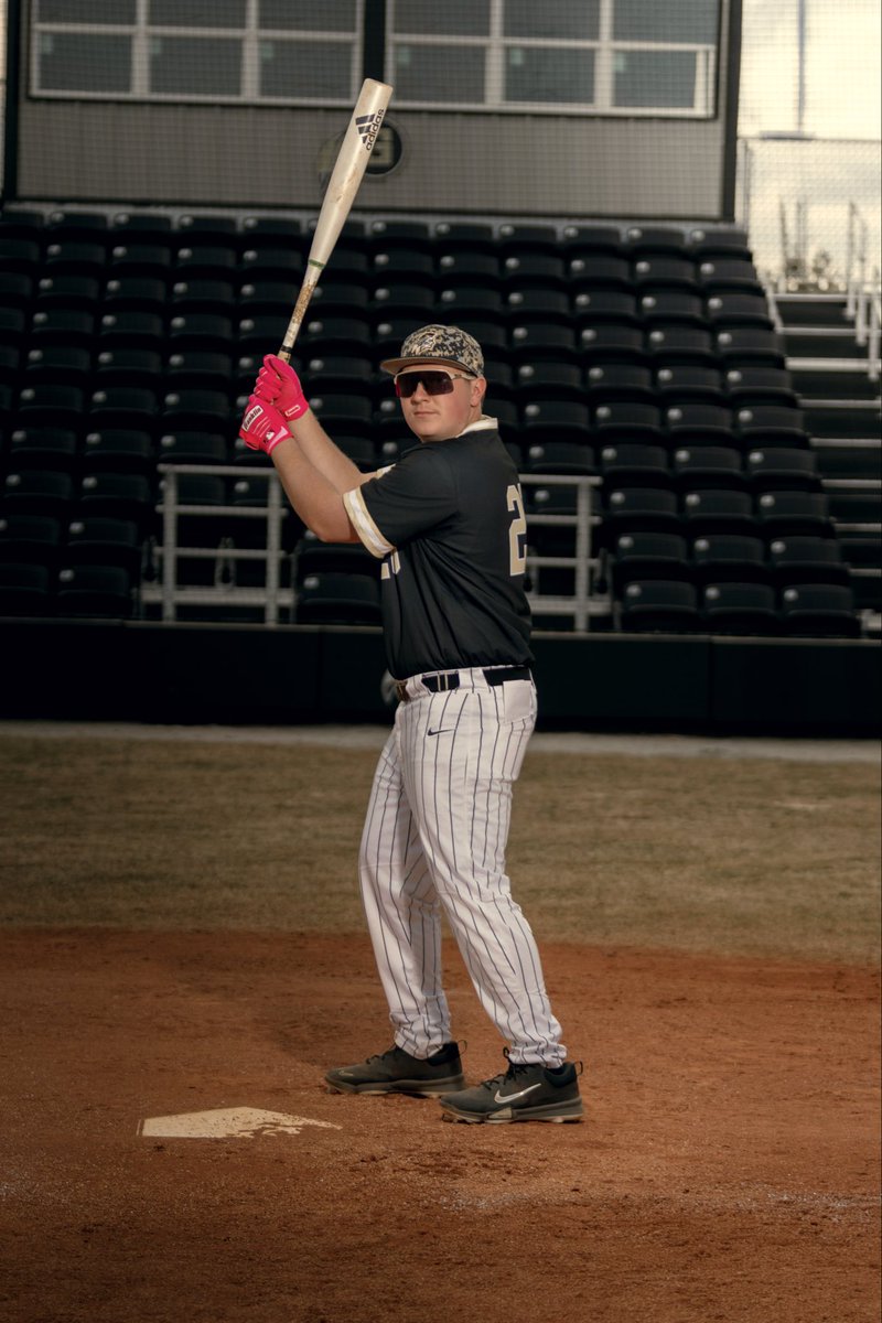 Tim Obrian Leach tweet media