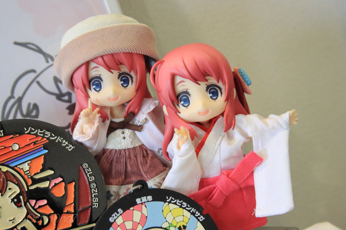 cafemokaさんの祭壇にいた、有志の方のゾンビィと一緒に。 #ゾンビ