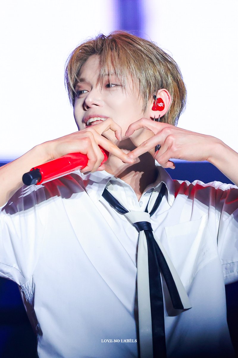 LOVE NO LABELS tweet media